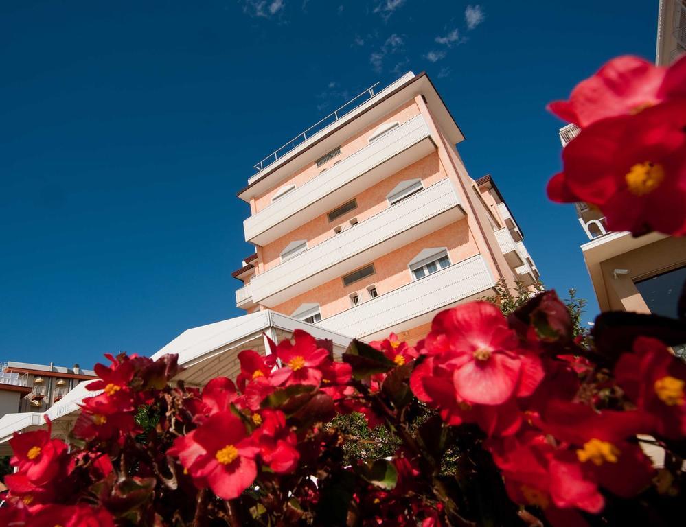 Hotel Corallo ลิโดดิเยโซโล ภายนอก รูปภาพ