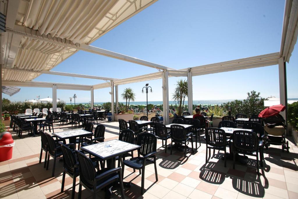 Hotel Corallo ลิโดดิเยโซโล ภายนอก รูปภาพ